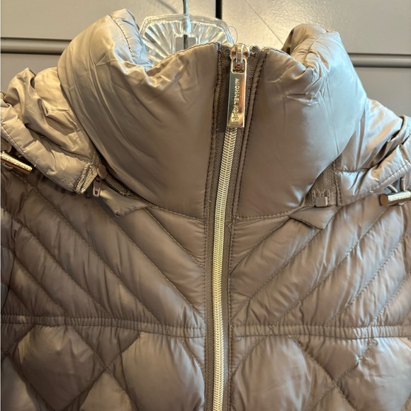 Michael Kors Quilted down Hooded long Jacket - Gray XL - Picture 2 of 6